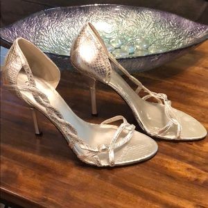 Guess - Silver heels